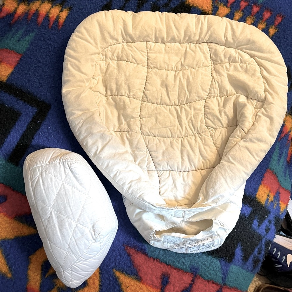 Ergobaby Newborn Insert and Pillow